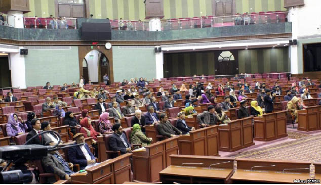 پارلمان استیضاح را حق قانونی‌اش خواند